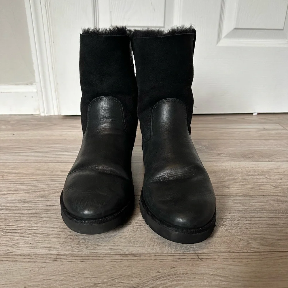 Ugg Romely Short Boot Black